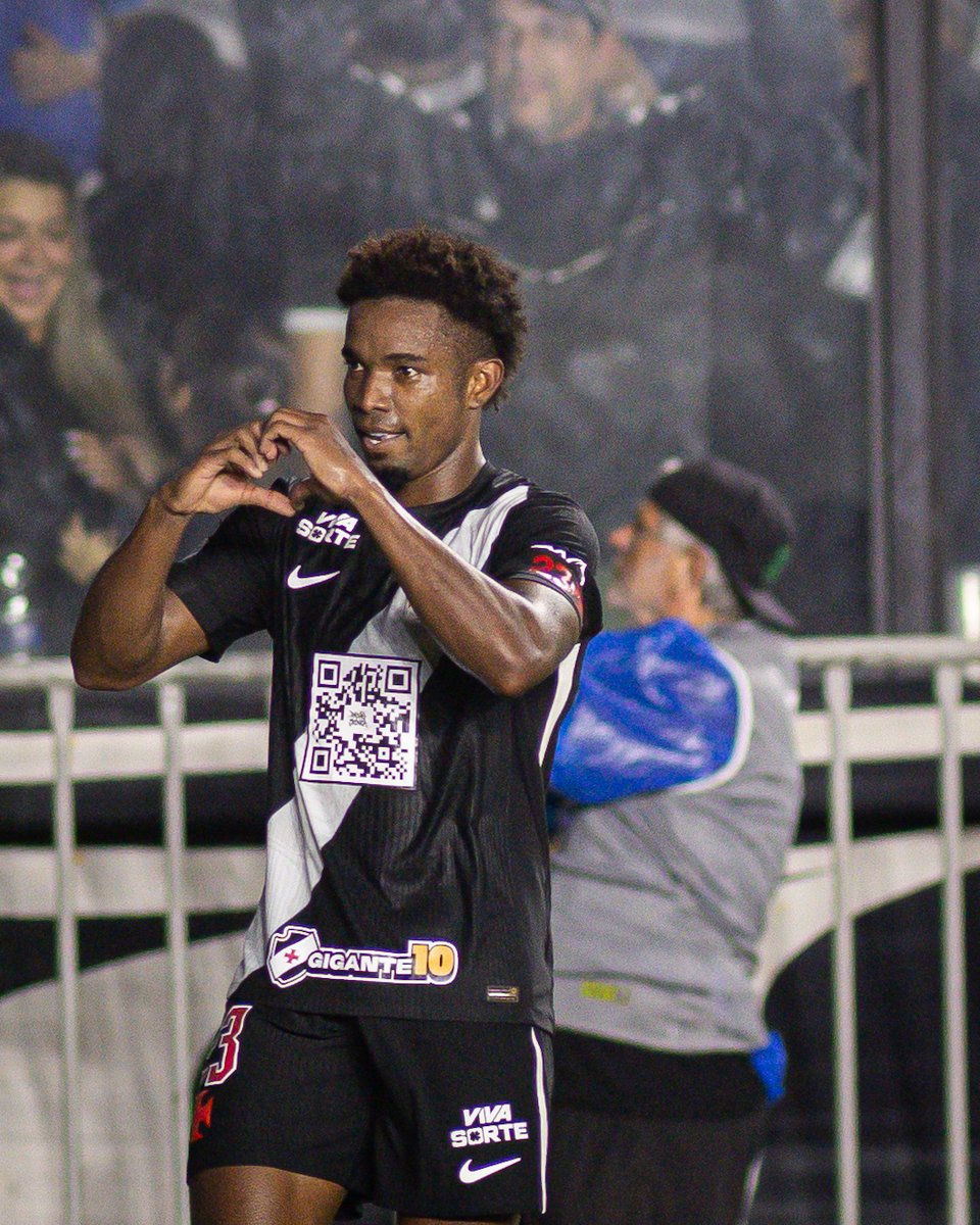 ©️🫶💢

📸: Matheus Lima | #VascoDaGama

#VASxCAP
#Brasileirão2026