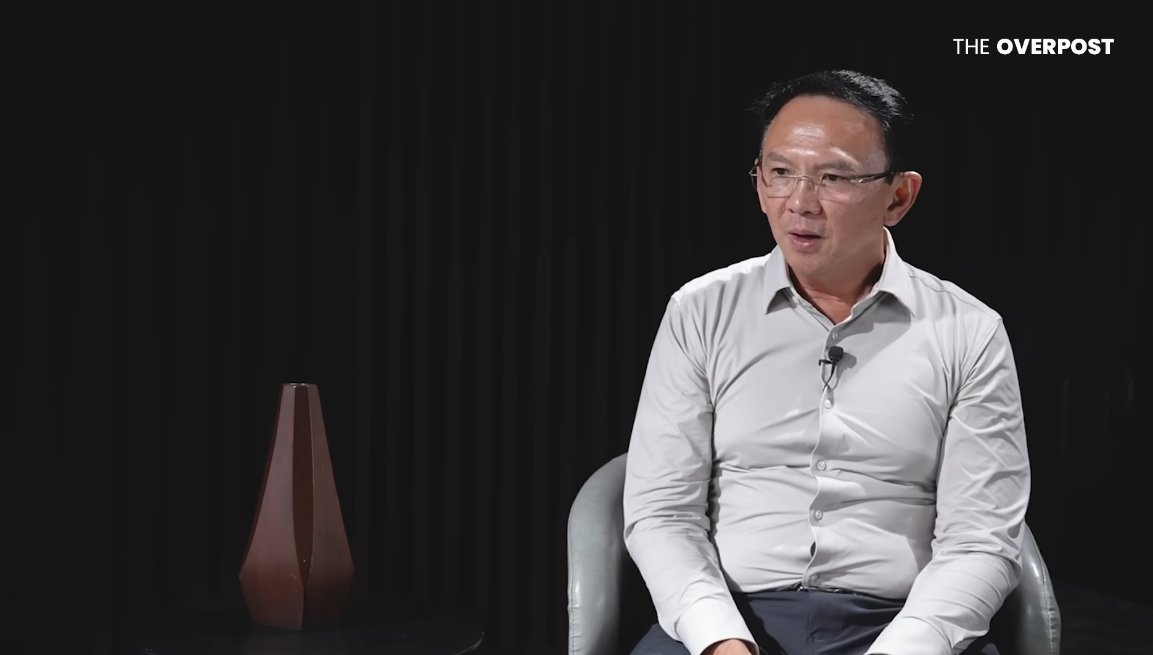 guys lu pada tau gk kekesalan ahok 
dengan sistem pemerintahan sekarang
jadi begini kata dia.....
di indonesia ini lucu sekali 
banyak umkm atau pengusaha di kejar kejar 
sama petugas pajak 

suruh isi SPT dengan benar 
dan harus transparan agar tidak ngibulin negara
berapa sih
