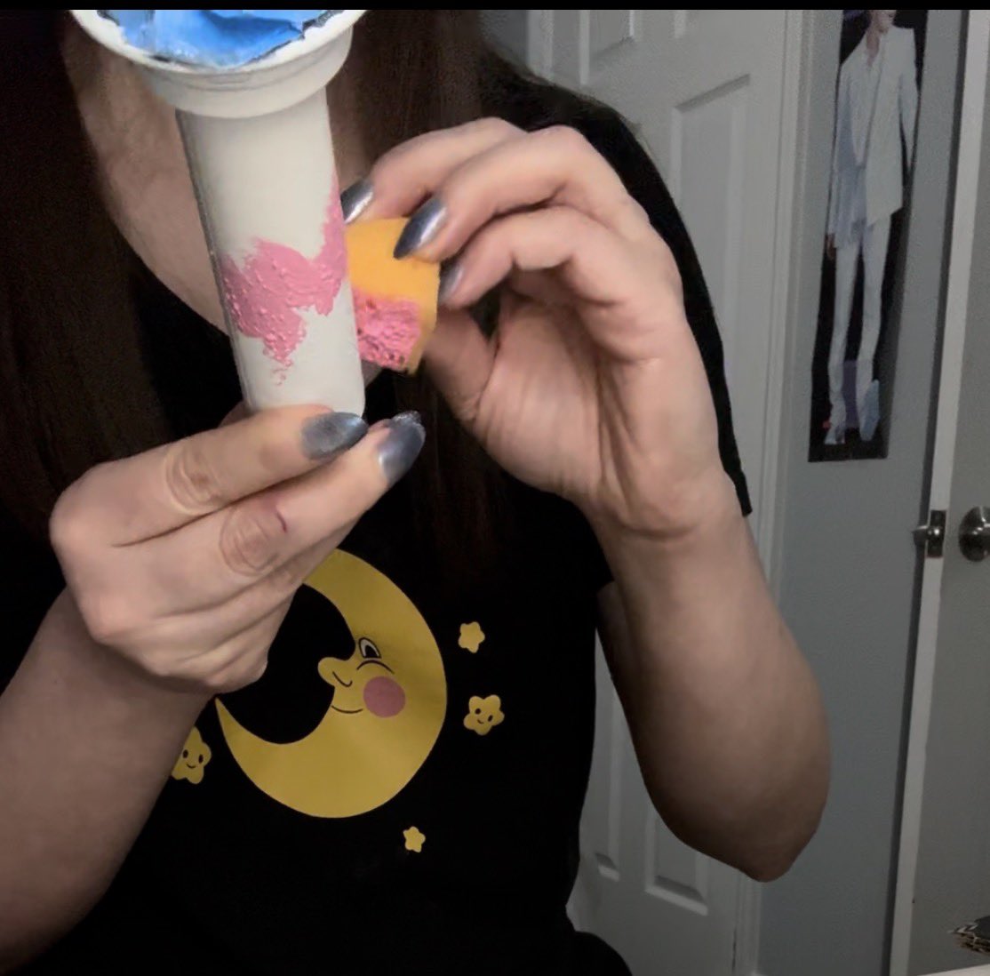 timetobe_brave's tweet photo. Once the coat was dry, I began painting using sponges for the initial base and then touched up areas with paint brushes. I then sealed it with a glossy finish (not pictured) https://t.co/e3mBTpuO3d