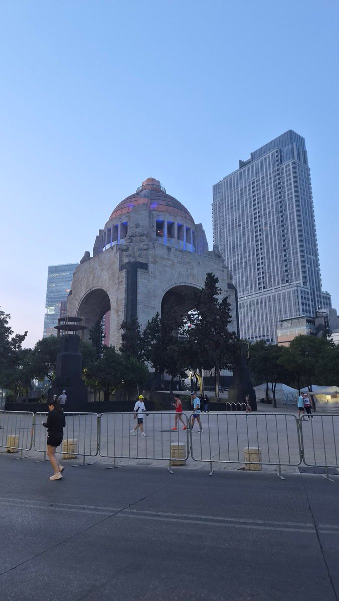 juanbflash's tweet photo. #monumentoalarevolucion #frontonmexico #cdmx_oficial #mexico #photography https://t.co/5tKqXsmC52