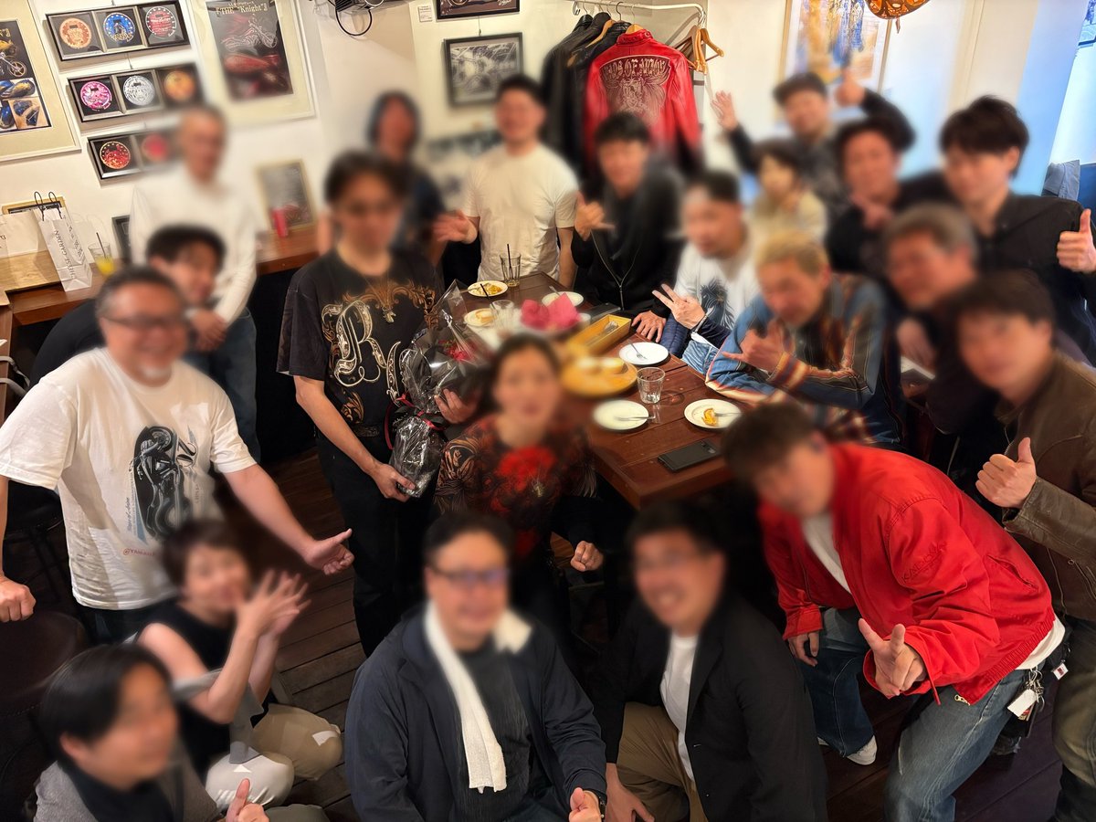 Sh1sh1mal7777's tweet photo. ユナイテッドカフェさまにて個展のレセプションパーティーをさせていただきました😀

毎日が本当に幸せで
その源にこの仲間たちの笑顔があり支えてくれてるんだということをしみじみ感じるパーティーになりました😭

わざわざ足を運んでくださった方たちにも心から感謝します!ありがとうございました😆 https://t.co/0w91CzAESm