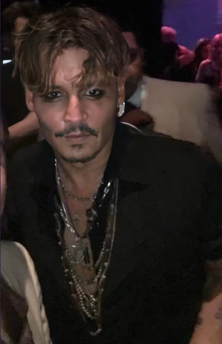 johnnydeppfiles's tweet photo. Johnny Depp, 2017 https://t.co/b1neIlrj8f