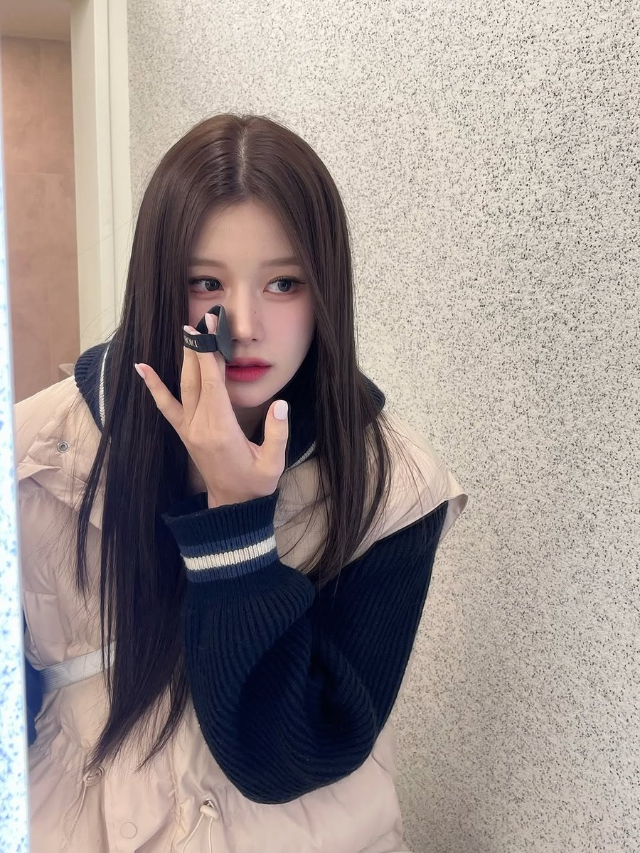 1eeyebin_'s tweet photo. 오랜만에 톤다운 씐난다🤎
💇🏻‍♀️ https://t.co/g0o4qtN4tN