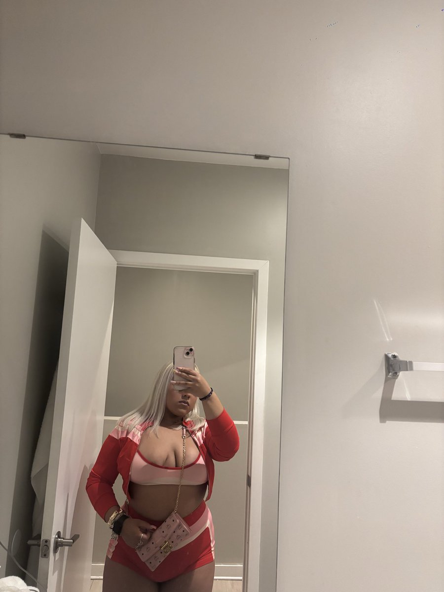 kashoutlaayy's tweet photo. Missing Miami 💔 https://t.co/vmX3XZjadm