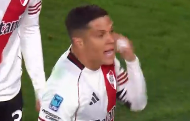 🔥🔥🔥 Juanfer Quintero se la agarró con un plateista de la Belgrano baja "PUTEAME AHORA".

Pero fue muy directo y muy especifico a quien señalo.