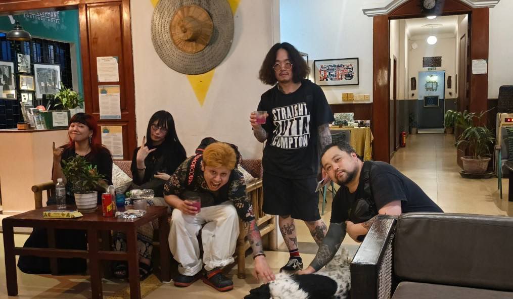 necraholic77e's tweet photo. ATLANTIS METAL BARにて🇰🇭

日本から遠く離れた地で親子二人三脚で経営している、アットホームなライブハウスです

カンボジアライブに興味のある人はこちら
↓↓
@amatsumichi https://t.co/ysic1dDgqa