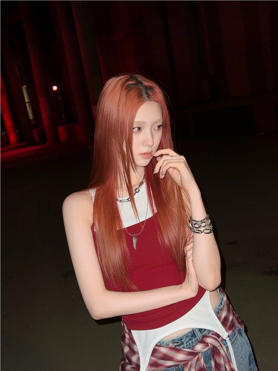 YEEUN tweet media