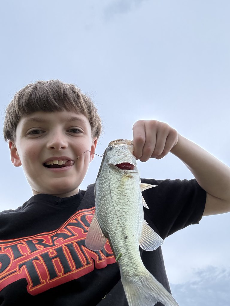 CoachLinscombZ's tweet photo. Screw this coaching stuff!!😂Linscomb’s doing work today and probably gone be on the pro Bass tour in no time!!! https://t.co/bdBGwsCDTn