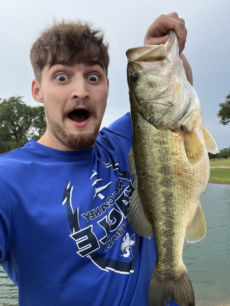 CoachLinscombZ's tweet photo. Screw this coaching stuff!!😂Linscomb’s doing work today and probably gone be on the pro Bass tour in no time!!! https://t.co/bdBGwsCDTn