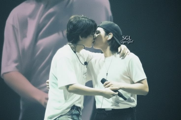 ynminmin's tweet photo. #kiss ym https://t.co/ST9B1sIwHt