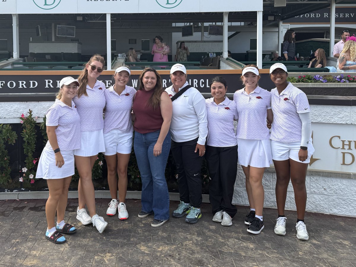 RazorbackWGolf's tweet photo. Made a pit stop at Churchill Downs after our practice round and ran into Golden Tempo’s trainer, @reredevaux, fresh off the 2026 Kentucky Derby win! 🐗🐎 https://t.co/bI6CnwQXwu