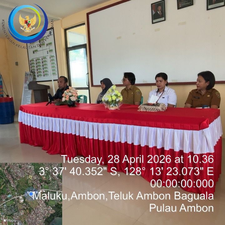 AinyBaadilla's tweet photo. 28 April 2026, Luhkan Kota Ambon bersama DKP Provinsi Maluku melakukan pedampingan pembagian prasarana pemasaran hasil perikanan kepada pelaku usaha KP di Desa Waiheru https://t.co/nkHtBzA7SB