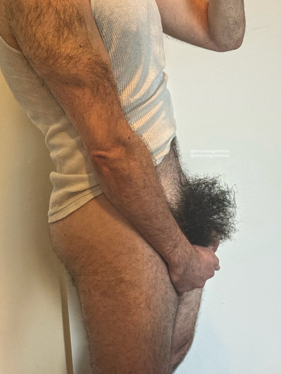 antoniogambinox's tweet photo. Hide &amp; seek 🤭 https://t.co/07ptu04Fav