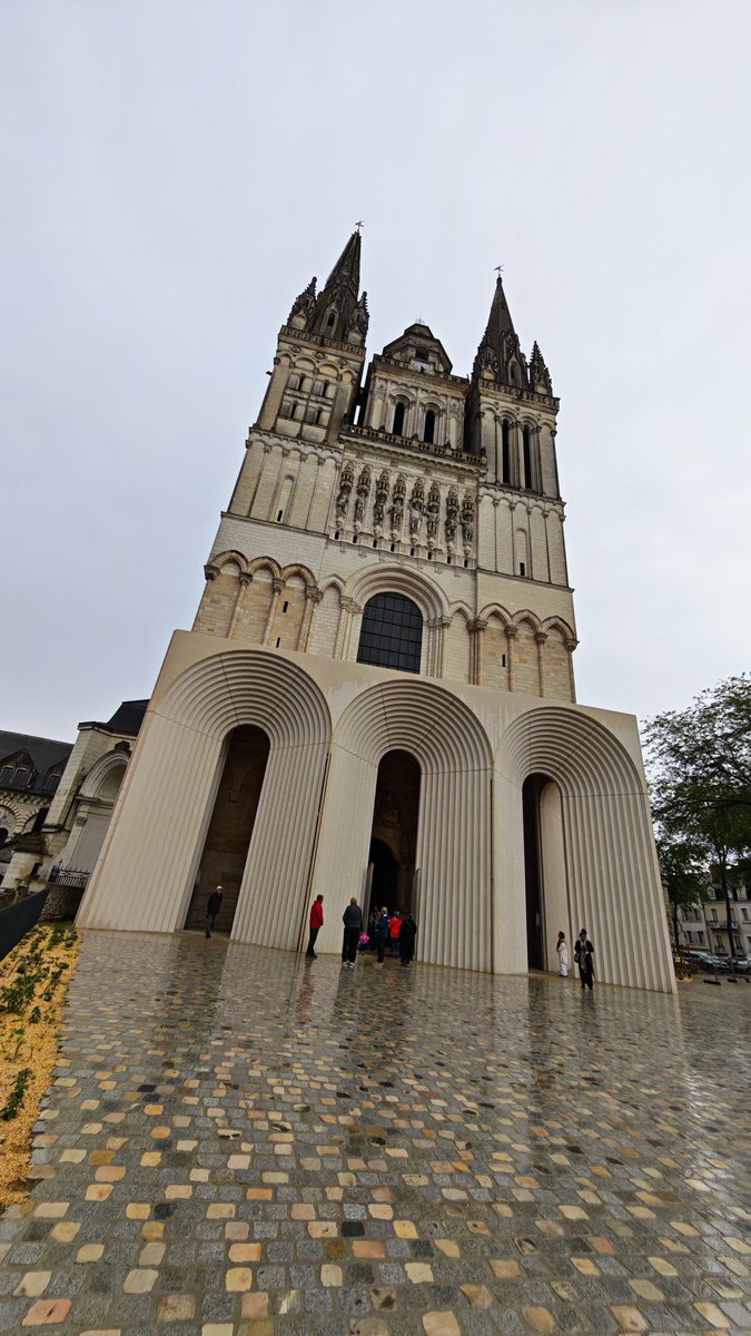 fabs_trades's tweet photo. Live to Trade/ Trade to Live. All while traveling the world while I'm at it. Angers France is gorgeous! On way back from Brittany for the week. To the Alps next week. See ya tomorrow for London session ya legend! https://t.co/hE7KMIbVcc