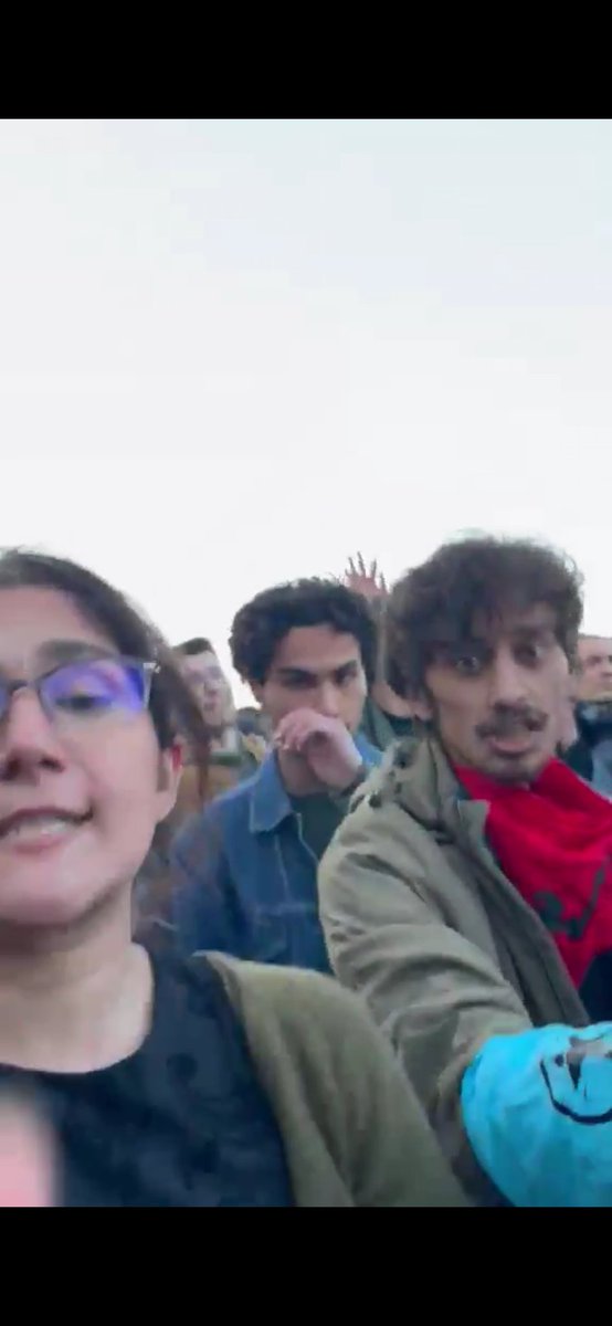 uoffence_tr's tweet photo. @Kemalizmka Yemin ediyorum hindistanlılardan daha çok hintliye benziyorlar aq. Bu vatansız orspu evlatlarına boşuna hint kırmaları demiyoruz 😂 https://t.co/6t14kOaTUv
