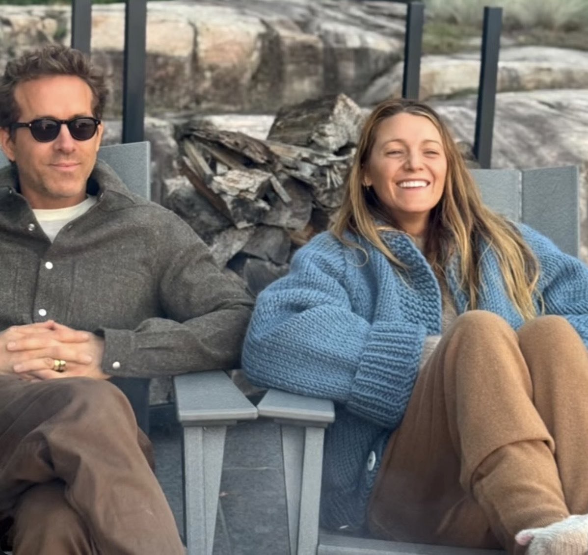 bofblakelively's tweet photo. Em uma linda homenagem de Dia das Mães, Ryan Reynolds se declarou para Blake Lively e emocionou os fãs ao celebrar a esposa e mãe de seus filhos com palavras cheias de amor e admiração. 💛 happy mother’s day. https://t.co/NAzk0qTMLr