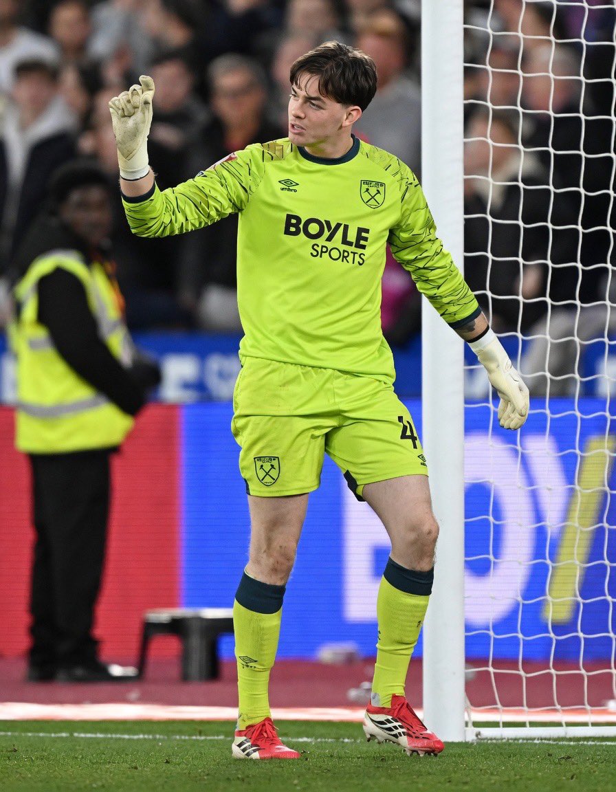 lufchoaksey's tweet photo. @WestHam_Central https://t.co/QsQQ0S2b93