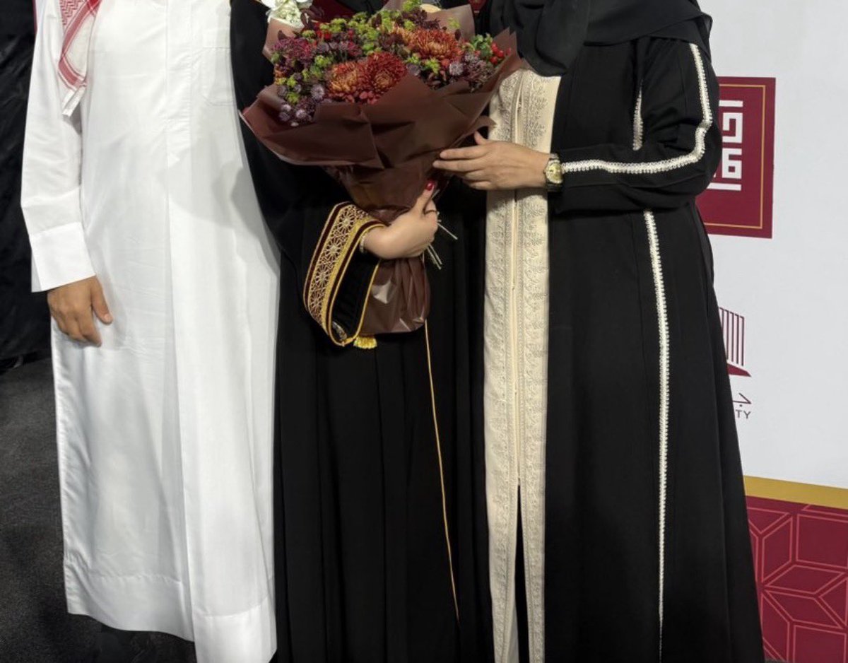 fatmmalk_'s tweet photo. الحمداللـه 🪄🎓 https://t.co/KjZ7htXzGc
