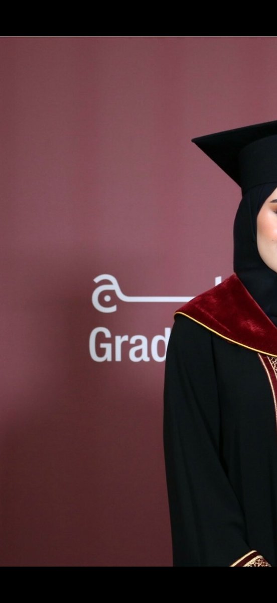 fatmmalk_'s tweet photo. الحمداللـه 🪄🎓 https://t.co/KjZ7htXzGc