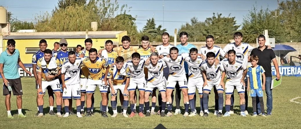 PatricioBonfant's tweet photo. #Deportes975
Fútbol de Primera División (7ma fecha) Liga Azuleña 
Club Social y Deportivo Sarmiento 1 (Marcos Luguercio) - Atletico Tapalque 0 https://t.co/GJ2N5eNvBs