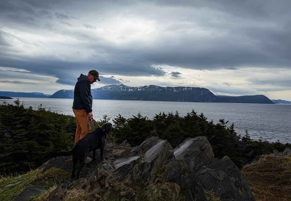 DonnieOK's tweet photo. Great afternoon showing a new friend and his dog #Tablelands #RockyHarbour #GrosMorne #ExploreNL amazing place we call home.  We just need the weather to improve :) https://t.co/fNWUN47LkO