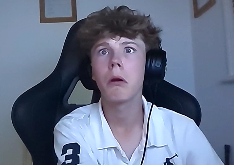 alexbucafn's tweet photo. g friggin gs unfortunately not able to attend the divisional fortnite event tomorrow due to having a needle in my arm uwu im gna freak out. However got a cheeky pr farm maybe coulda qualed but im gonna move on when queuing div 5 an hour late tmrw https://t.co/CzkxFrXah8