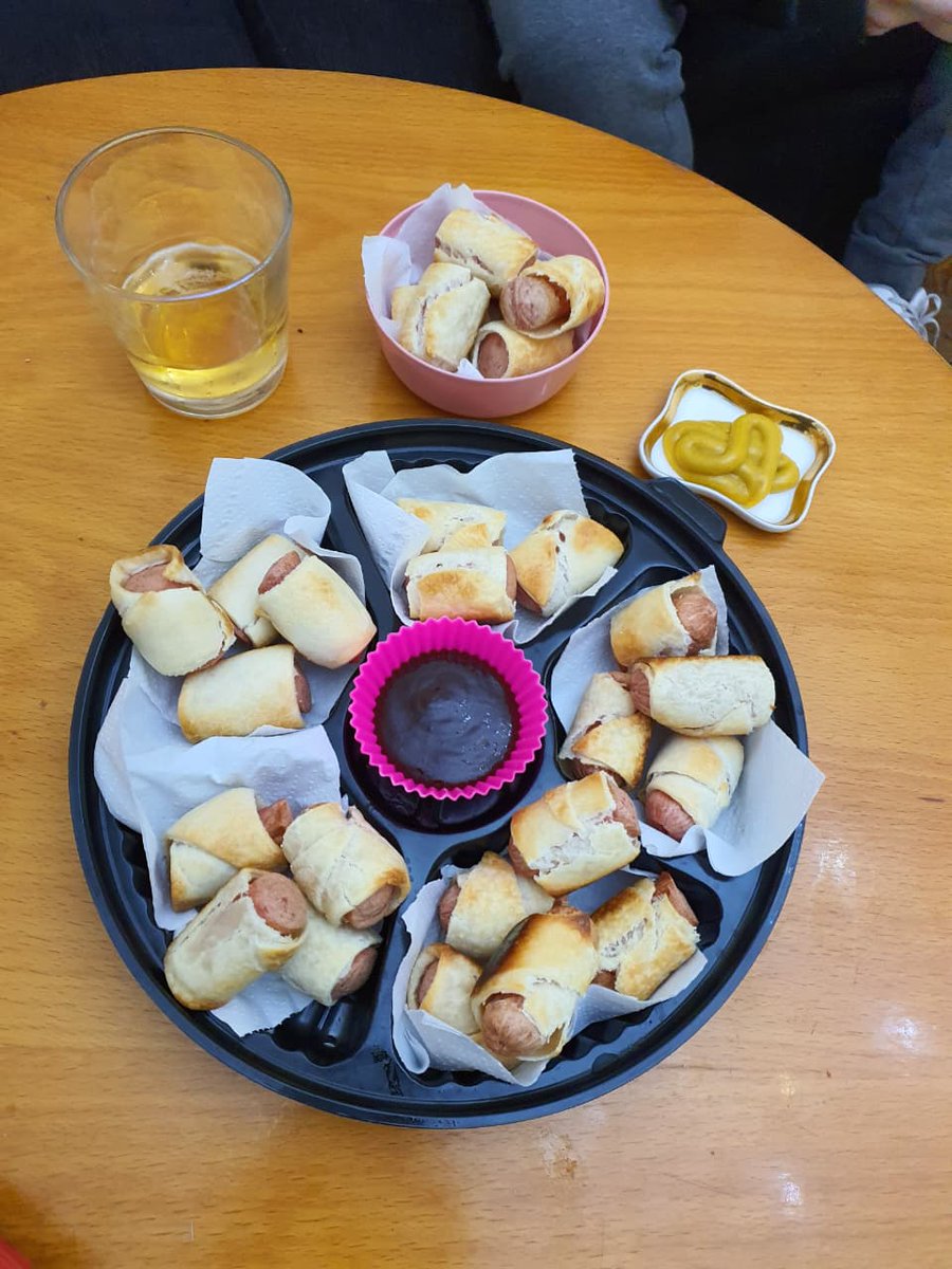 MARILESKE2026's tweet photo. Pig in the blanket...salchichas en masa...😋
#domingo 
#picoteo https://t.co/R5xYcMGmPL