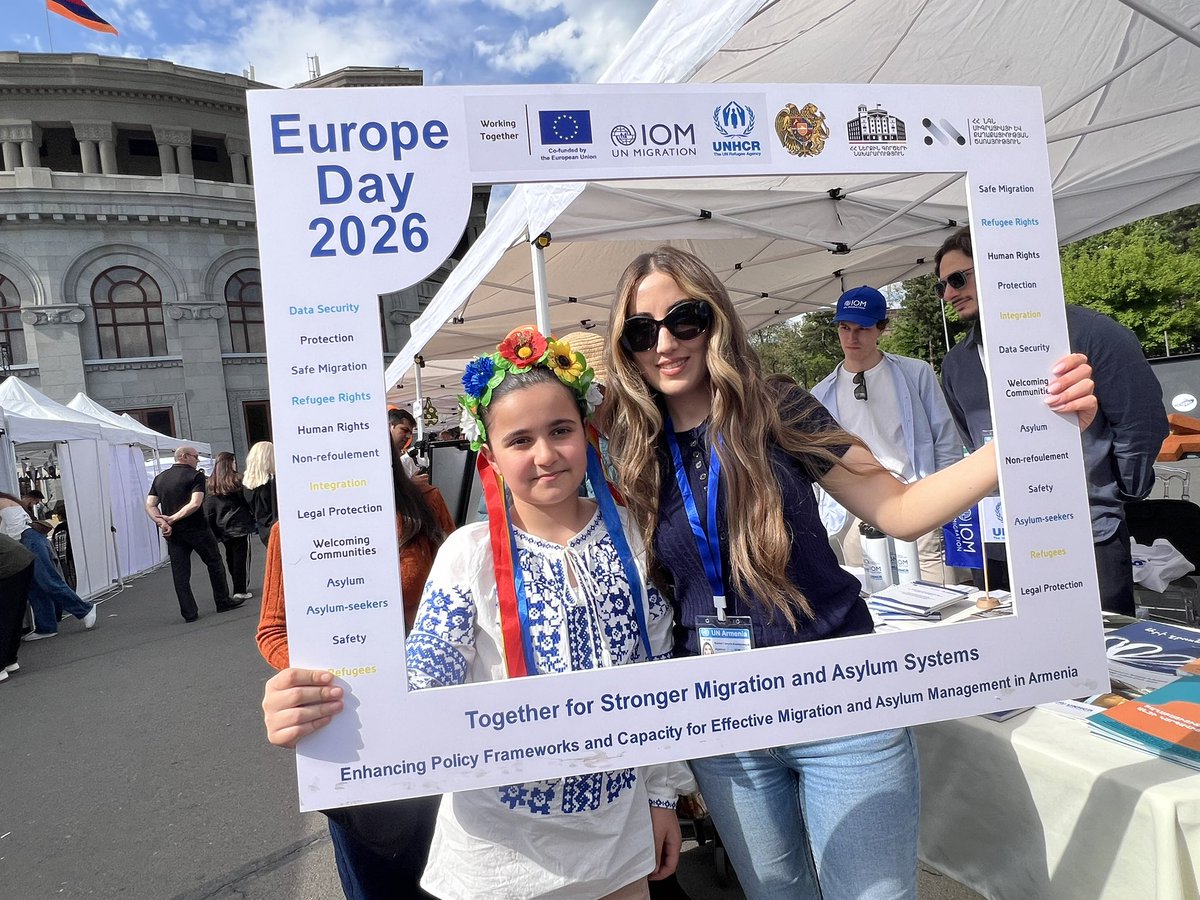 UNHCRArmenia's tweet photo. Happy🇪🇺Europe Day ~ what a delightful celebration at Freedom Square in🇦🇲Yerevan, filled with a festive spirit of hope, joy &amp; pride.
Thank you, 🇪🇺@EU_Armenia, for bringing together local, international &amp; refugee communities &amp; our state &amp; NGO partners, around such a lovely event.🙏 https://t.co/kF4Y90Fg9e