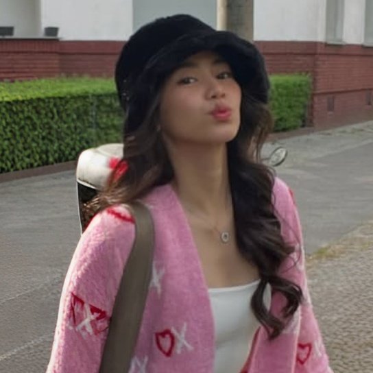 _eepyhead's tweet photo. pretty in pink <3 https://t.co/Egj1hdMxB6