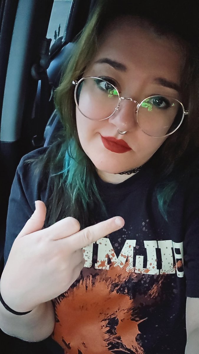 xGoddessReyna's tweet photo. It's funny how fast "I should save money" turns into "Yes Goddess" 💋

#domme #brat https://t.co/3n5GD0NsKr