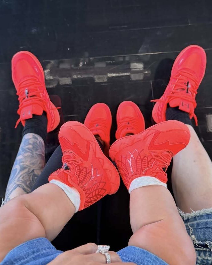 Nice Kicks tweet media