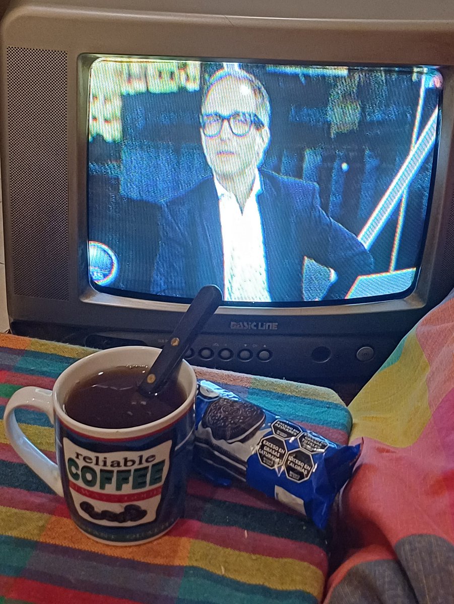 OctavioFunes14's tweet photo. #buenasemana hola buenas tardes merendando mientras los veo hoy llegué a bs as saludos a mi familia y toda la gente de punta alta y Tanti Córdoba 💙💛💙 @todonoticias https://t.co/bQ7YgVhLXg