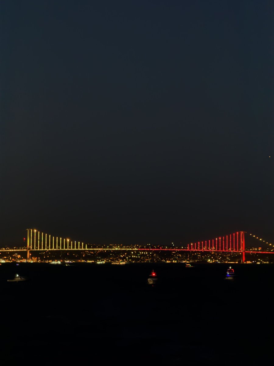 ISTANBUL IS YELLOW AND RED 🟡🔴