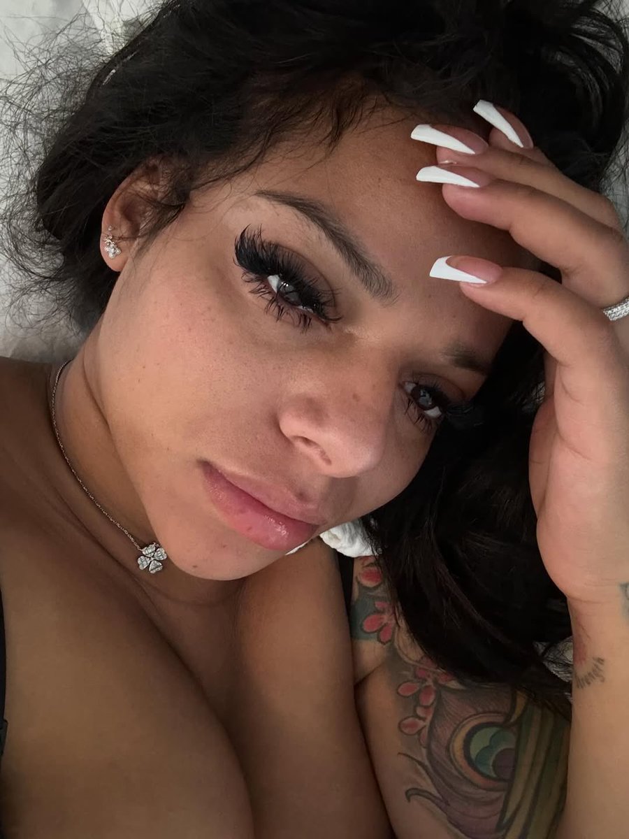 LuciaMurrel's tweet photo. I'm sooo bored 🌷
#paypig #findom #whalesub #beta https://t.co/siKDG6lOu3