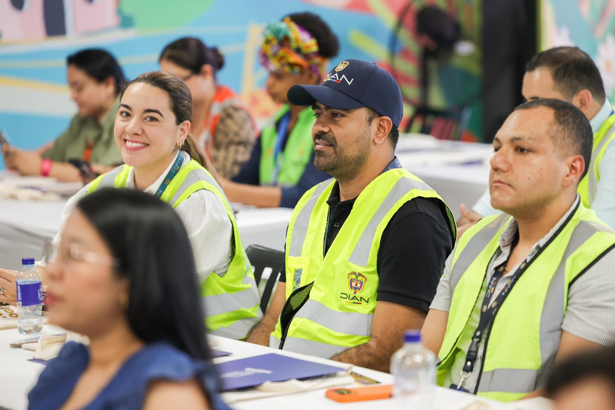 GobCordoba_'s tweet photo. #EsNoticia Llega el primer vuelo internacional comercial al aeropuerto Los Garzones de Montería. 

@aereoregional confirmó que la operación iniciará el 11 de junio con la ruta Quito- Montería- Panamá. Gobernador @ErasmoZB agradeció a la aerolínea por creer en Córdoba y Montería. https://t.co/oG1xqsDwH4