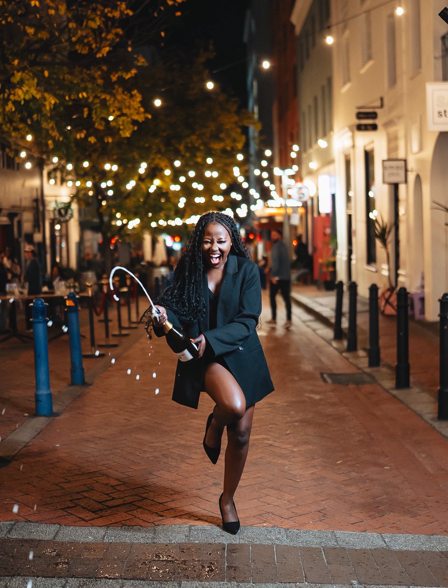 m_entse's tweet photo. 19 year old Entse would really love 29 year old me 🎈 https://t.co/xOmpCAZidp