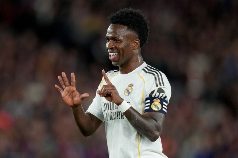 Vinicius showed the number 15 to Gavi to remind him of the number of Champions Leagues won by Real Madrid.

Gavi replied to him: "You also told me you were going to win the Ballon d'Or in 2024. We're in 2026 and I still don't see it."