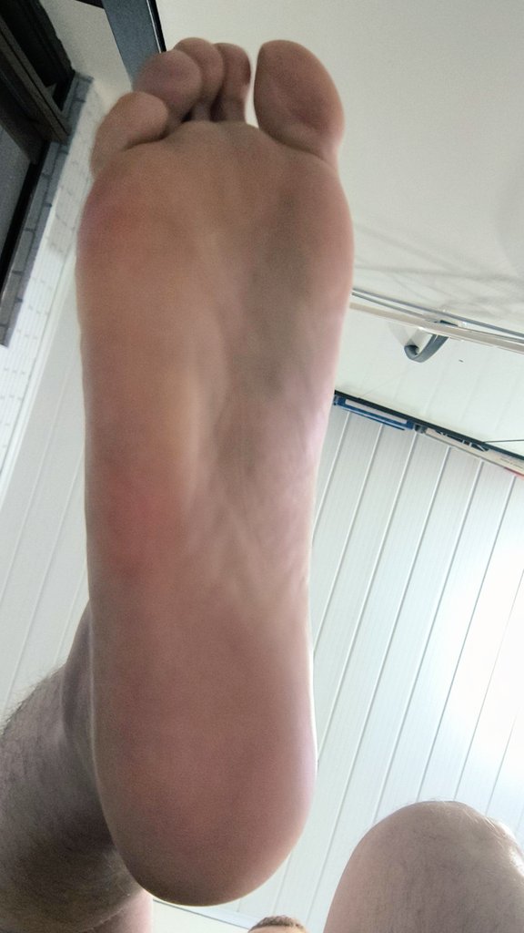 feetsoles_sp_br tweet media