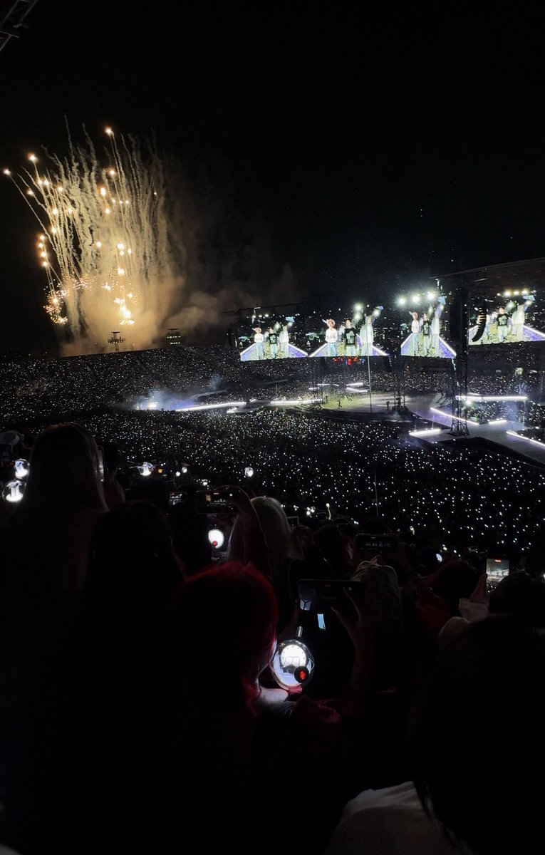 miavantep's tweet photo. Dreams come true✨💜 https://t.co/fi1yga0ITZ