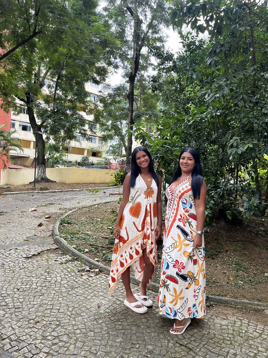 eu_reisseduarda's tweet photo. Entre tapas e beijos..❤️😂 https://t.co/QliH251K0G