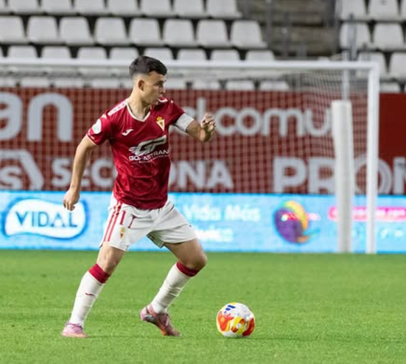 Nacional10x's tweet photo. 3º RFEF - Máximo goleador

El delantero lorquino del Imperial - Alex Meca - pichichi del Grupo XIII de 3º RFEF en la temporada 2025/2026:

31 PJ (28 Como titular) y 20 goles, es el bagaje de un centrocampista que ha ido adelantando su posición hasta encontrar el camino del gol. https://t.co/bm5LT3HX4z