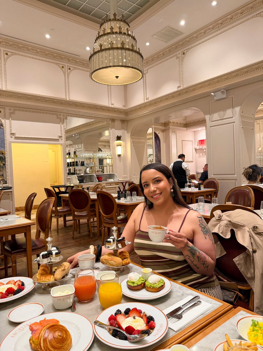celiiimar's tweet photo. Mother’s Day brunch at Angelina Paris 

Cozy Parisian vibes, amazing pastries, and their famous hot chocolate made this the perfect brunch spot.

• Prefix brunch meal
• Hot chocolate
• Smoked salmon croissant
• Granola yogurt with berries

Save this NYC brunch spot for you https://t.co/wSkuMzoJJb