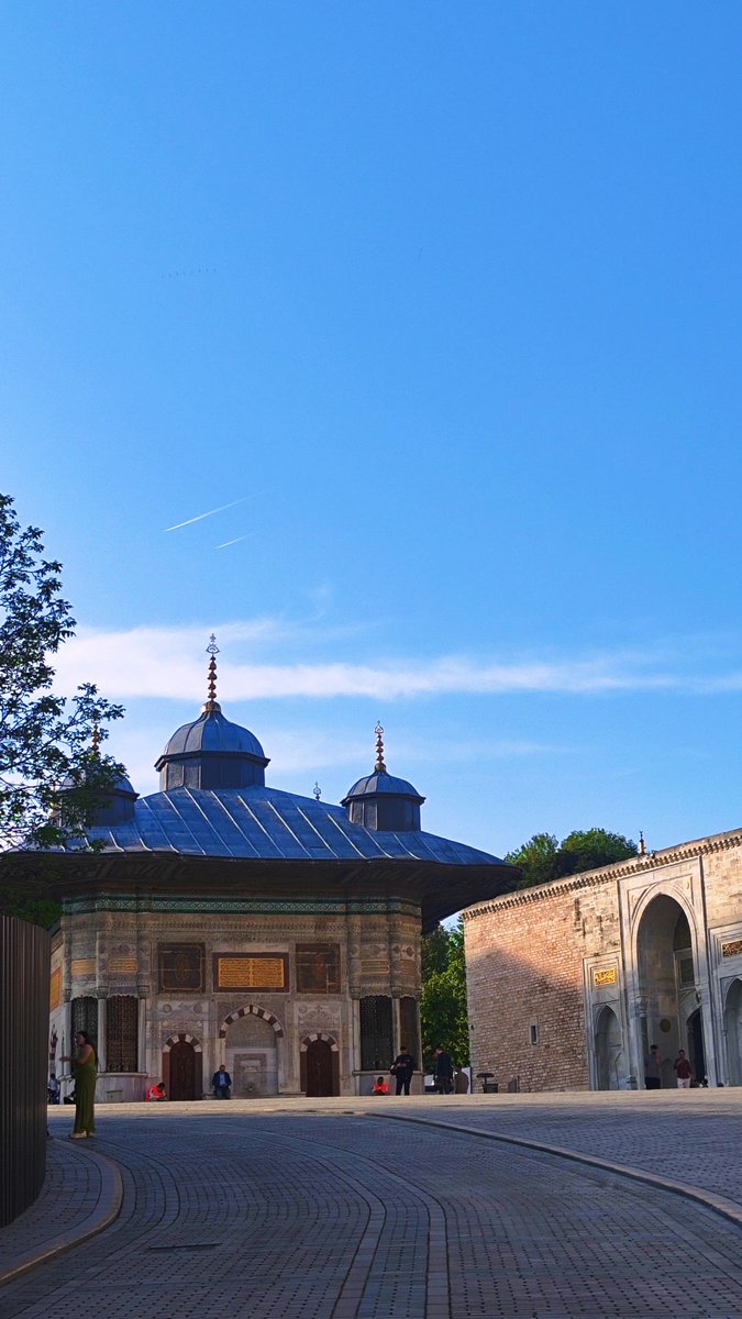 zknsml's tweet photo. #akşamın nazı ve rengi 📸🎥
#soğukçeşmesokağı
#topkapısarayı
#ottoman https://t.co/j3QBHagdwk