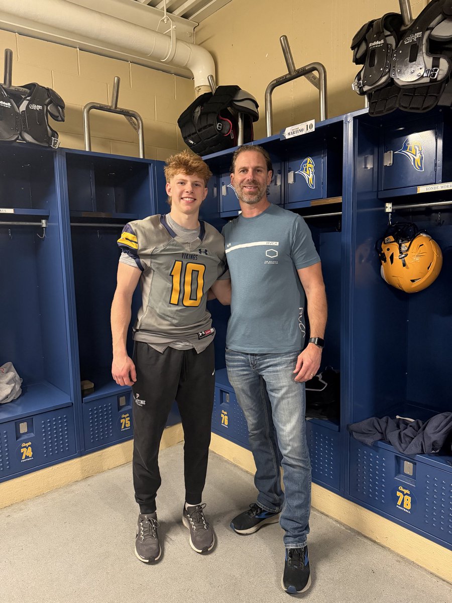 BrandonMar198's tweet photo. I had a great time visiting @AugieILfootball ! Thank you @FBCoach_Jones for having me out! Can’t wait to get back on campus. https://t.co/QXdtCQ5Dii