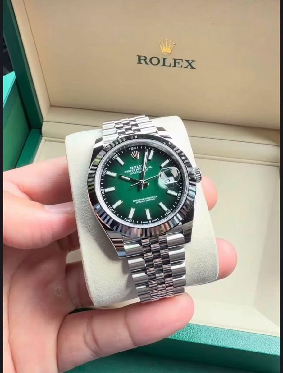 The Luxury Watch Guy tweet media