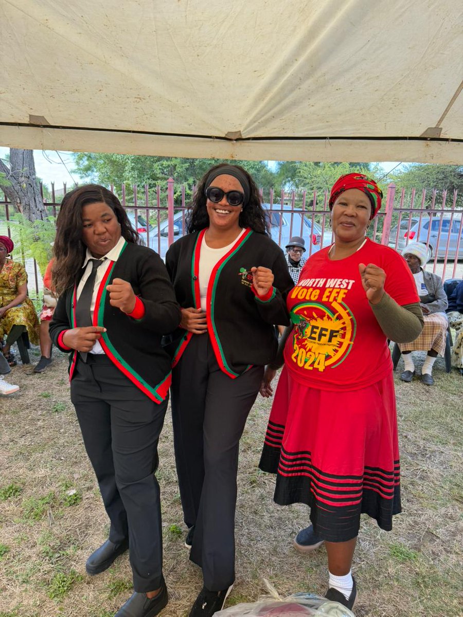 Ward27Madibeng's tweet photo. ♦️In Pictures♦️
Etsoxeng and the Community Foundation, joined by Councillor Maphoru, generously donated fleeces/blankets to the mothers of the Ethiopian Catholic Church at Loekeng.

#RegisterToVoteEFF in the 2026 LGE On The Following Link: https://t.co/trMspjfMQj https://t.co/WUSSgrmBcG