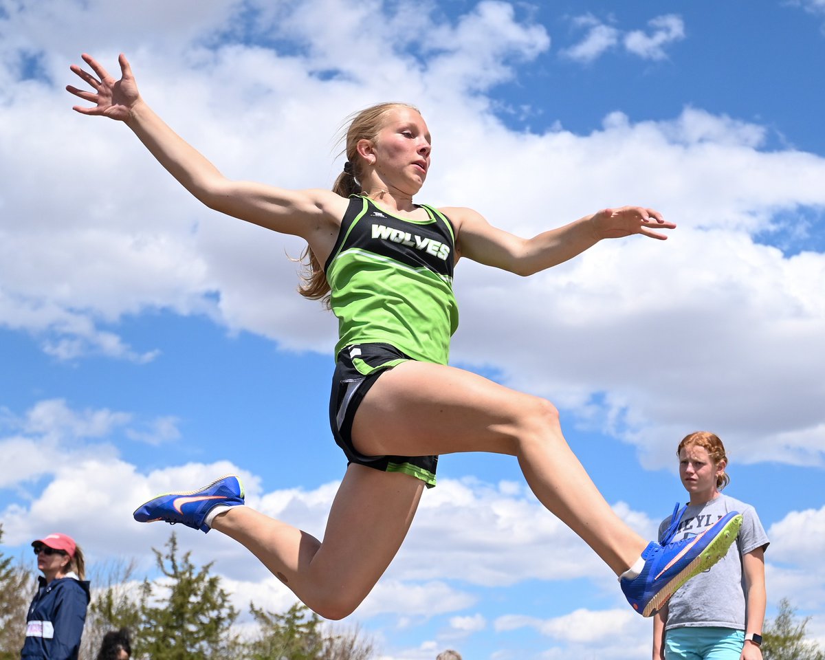 PrepRunningNerd's tweet photo. The latest Nerdsletter is at https://t.co/UQNZ8KcqQi and should get you ready for District week:

▪️ No room for fear or doubt
▪️ How to qualify for State
▪️ Summer camps
▪️ Cool odds and ends
▪️ State records!
▪️ Season rankings
▪️ Big Ten awesomeness
▪️ Speedy 8th graders
▪️ Photos!