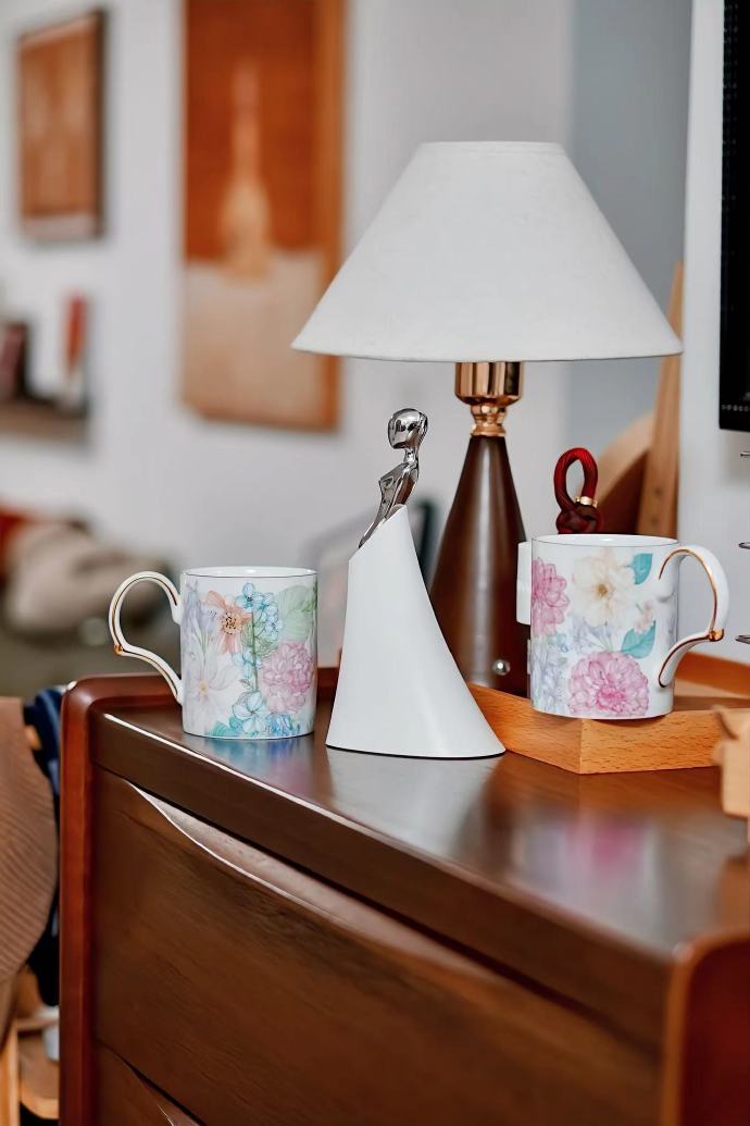 ivanaffendi's tweet photo. "Broke the mug he got me… but he laughed, brought a new one with his doodle, and said ‘Now it’s extra ours.’ " https://t.co/5rnDbBBU58