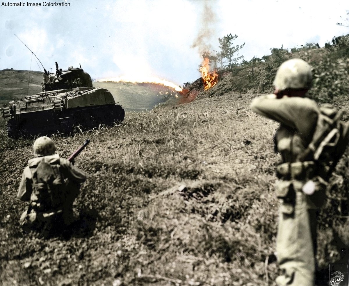81年前の今日。1945年5月11日，沖縄戦にて。日本軍の方向に向けて火炎