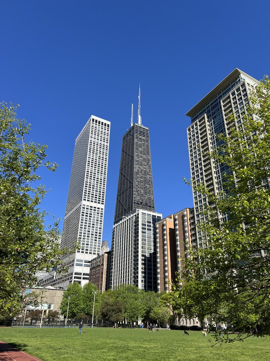 JabeTheBabe's tweet photo. While my favorite skyscraper will always be the Tribune Tower, I’ll never get over just how imposing the Hancock Center is. https://t.co/Tt9YhUNAus